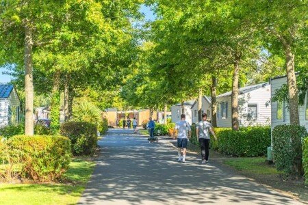 Mobil home design, 6 chambres, avec piscine