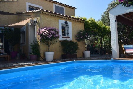 Maison tout confort, 3 chambres, avec piscine