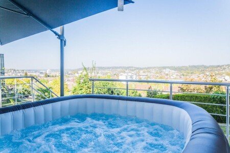 Studio tout confort, 1 chambre, avec jacuzzi