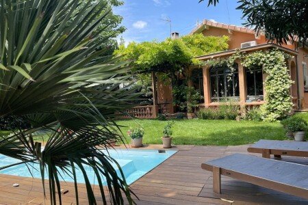 House 4 bedrooms, with jacuzzi