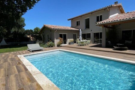 Maison tout confort, 4 chambres, avec jacuzzi