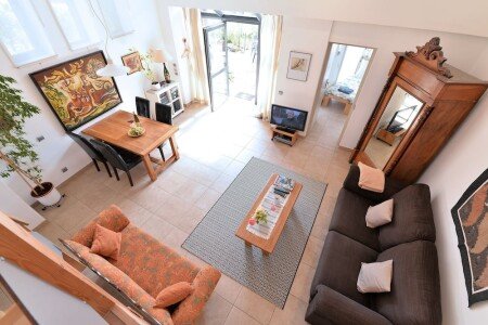 Duplex 2 chambres, avec jardin