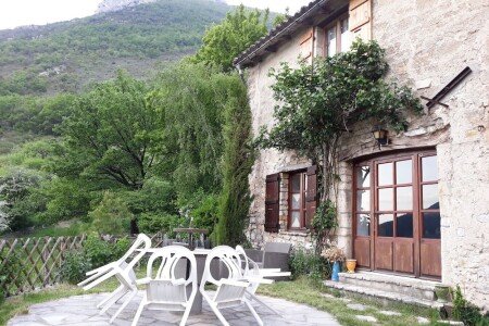 Maison en pierre 2 chambres, avec cheminée