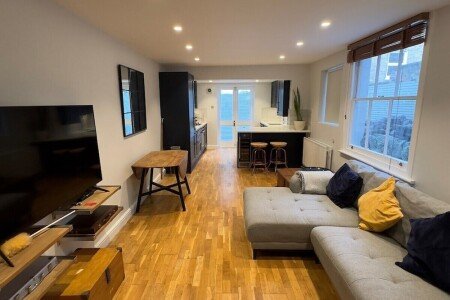 Apartamento 2 habitaciones, con jardín