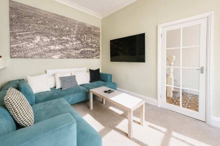 House 4 bedrooms, with jacuzzi