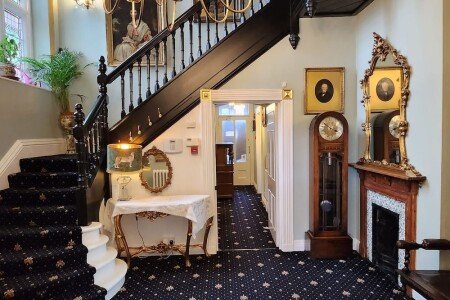 Château design, 13 chambres, avec cheminée