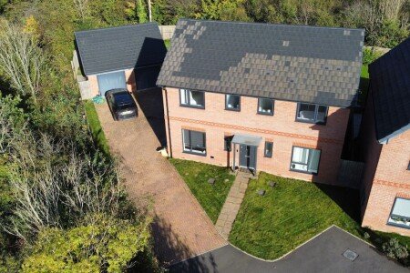 House 4 bedrooms, with jacuzzi