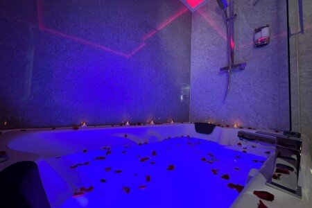 House 1 bedroom, with jacuzzi