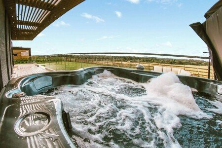 Chalet 4 bedrooms, with jacuzzi