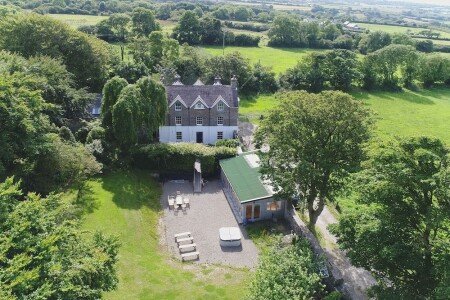 House 9 bedrooms, with jacuzzi