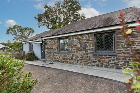 House 4 bedrooms, with jacuzzi