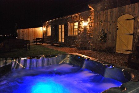 House 1 bedroom, with jacuzzi