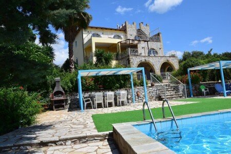 Villa 5 bedrooms, with pool