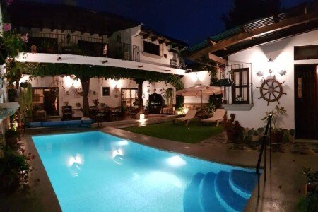 House 6 bedrooms, with pool