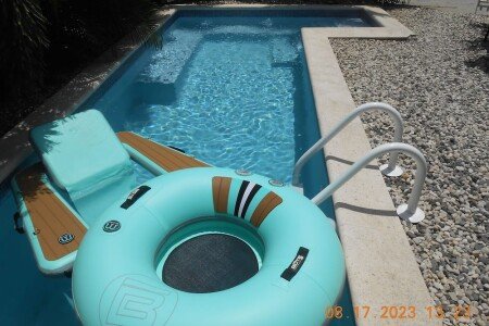 House 2 bedrooms, with pool