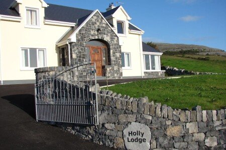 House 3 bedrooms, with garden