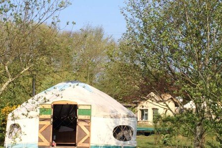 Camping / Mobil Home 1 chambre, avec jardin