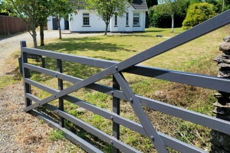 House 2 bedrooms, with garden