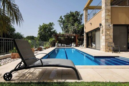 House 5 bedrooms, with jacuzzi