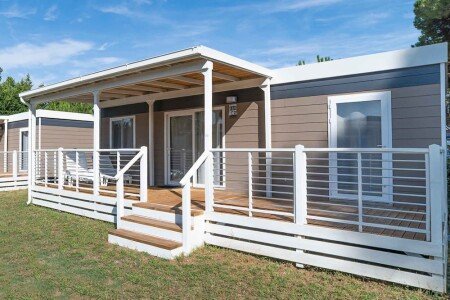 Camping / Mobil Home 3 chambres, avec piscine