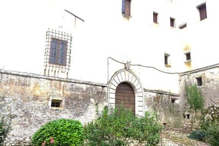 Castello 1 camera, con giardino