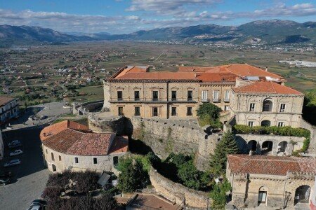 Château 1 chambre, avec cheminée