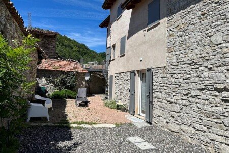 Casa 1 camera, con caminetto