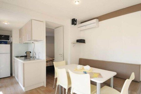 Campingurlaub / Wohnmobil 3 Schlafzimmer, mit Pool
