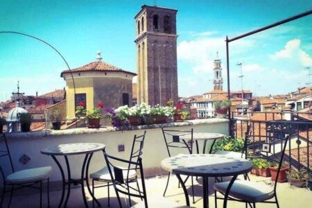 @todoptBed and breakfast @todopt1 bedroom, @todoptwith air conditioning