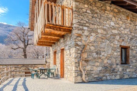 Casa 2 camere, con giardino