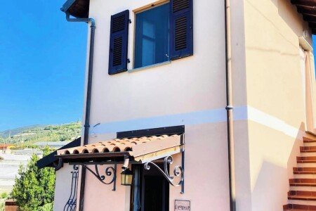 Bed and breakfast 9 camere, con giardino