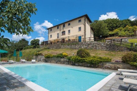 Bed and breakfast 5 camere, con piscina