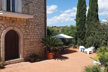 Casa 1 camera, con giardino