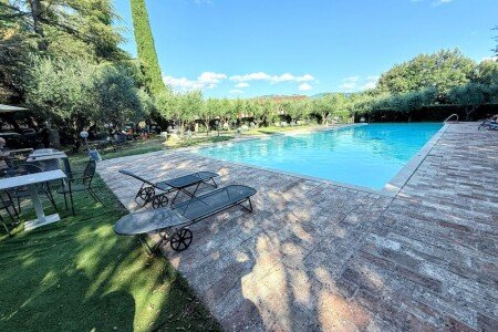 Residence 18 camere, con piscina