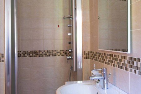 Bed and breakfast 3 camere, con giardino