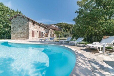 Bed and breakfast 5 camere, con piscina