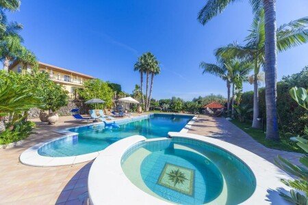 Villa 5 camere, con idromassaggio