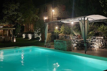 @todoptBed and breakfast 4 bedrooms, @todoptwith jacuzzi