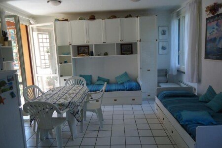 Casa 1 camera, con giardino