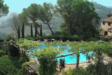 Bed and breakfast 4 camere, con piscina