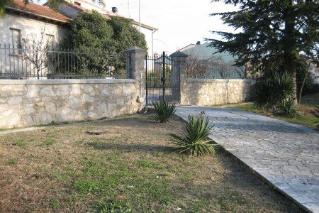 Casa 2 camere, con giardino