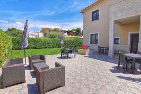 Villa 6 camere, con idromassaggio