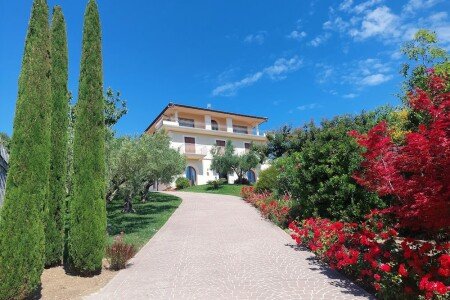 Villa 5 camere, con giardino