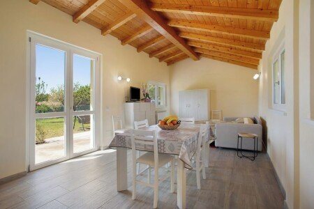 Casa 1 camera, con giardino