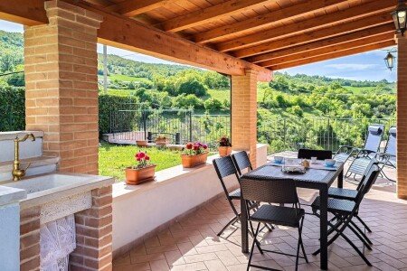 Casa 2 camere, con giardino