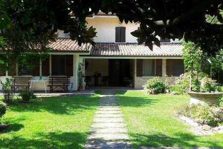 Casa 2 camere, con giardino