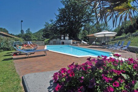 Villa 8 camere, con idromassaggio