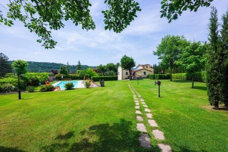 Bed and breakfast 7 camere, con piscina