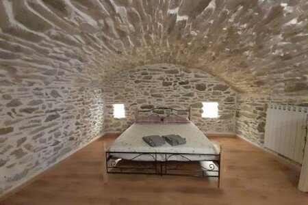 Casa 1 camera, con caminetto