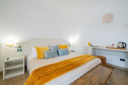 Bed and breakfast 1 bedroom, with pool